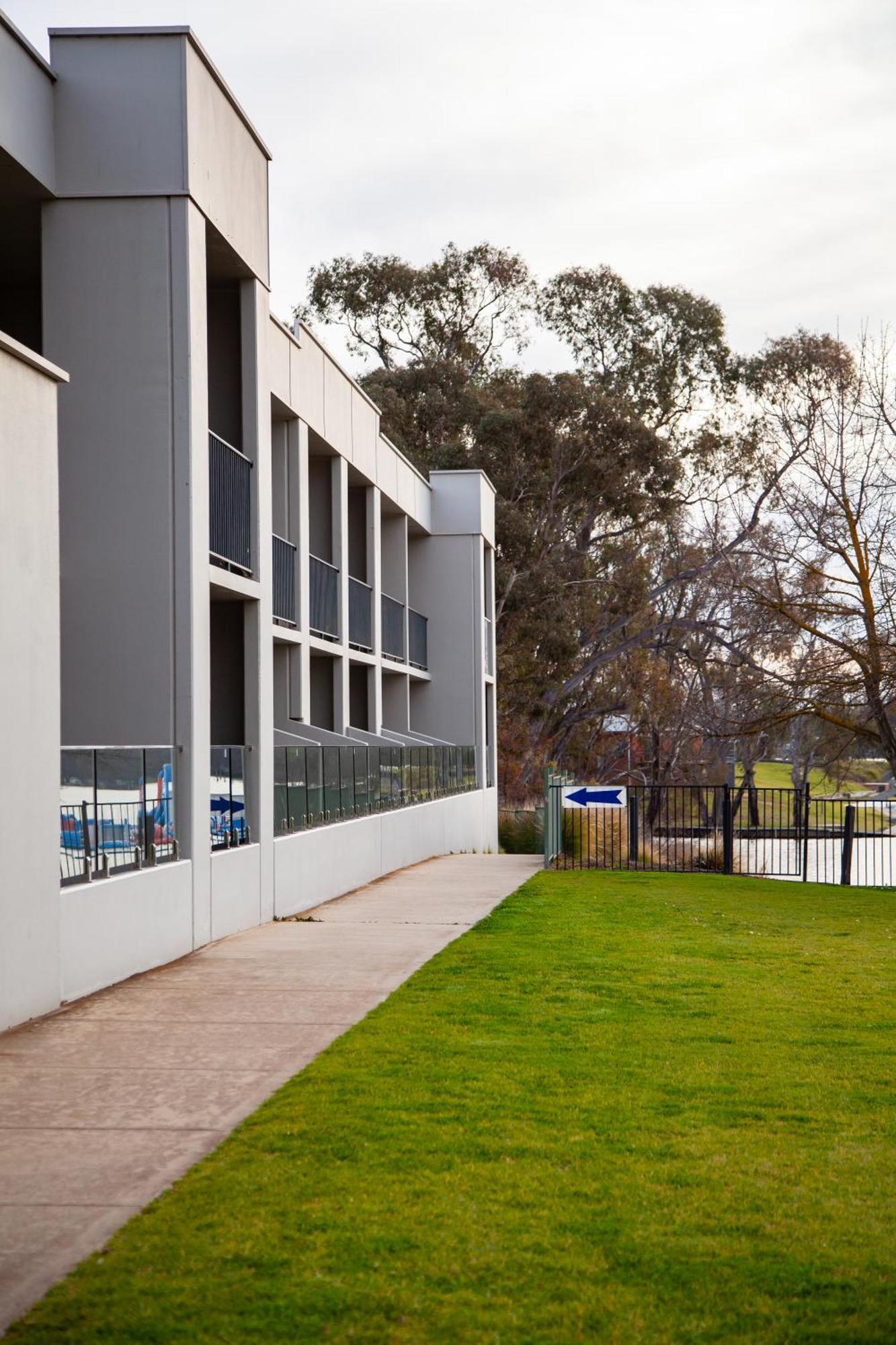 Nagambie Waterfront Motel Exterior photo